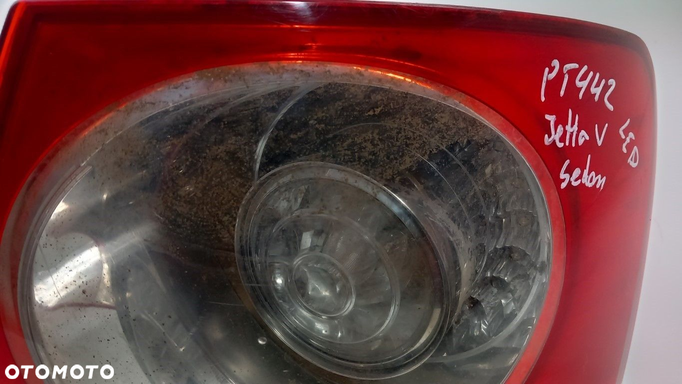 VW JETTA V LAMPA TYŁ PRAWA LED - 3