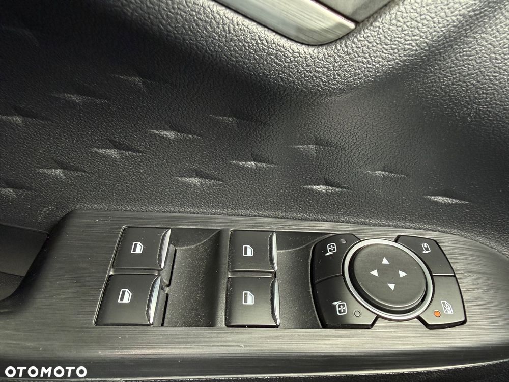 Ford Kuga 2.0 EcoBlue Hybrid TITANIUM X - 36