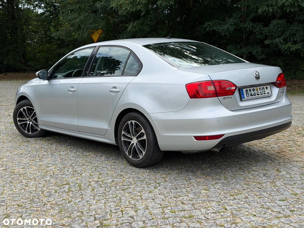 Volkswagen Jetta 2011 photo 3