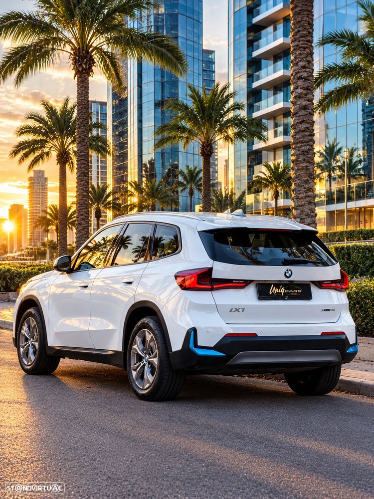 BMW iX1 xDrive30 xLine - 1
