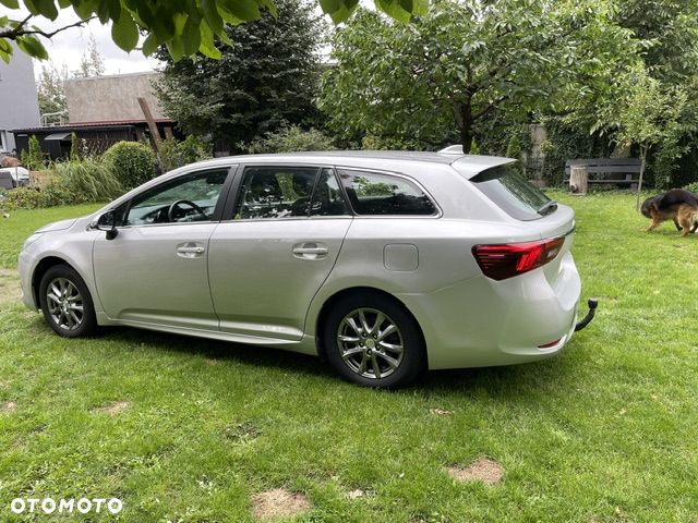 Toyota Avensis - 1
