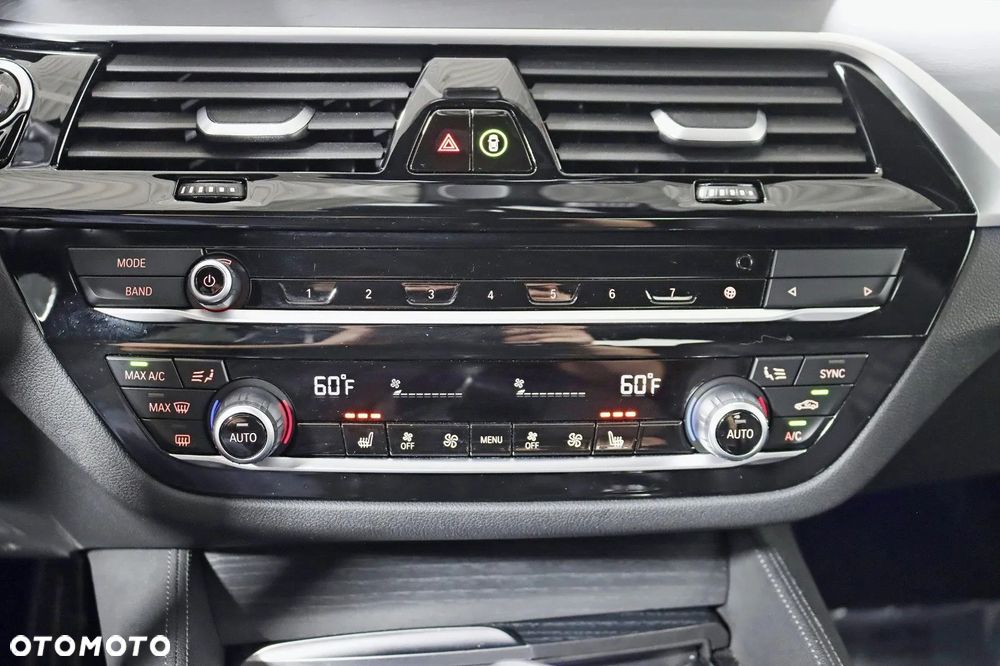 BMW Seria 5 530i xDrive M Sport Edition - 22