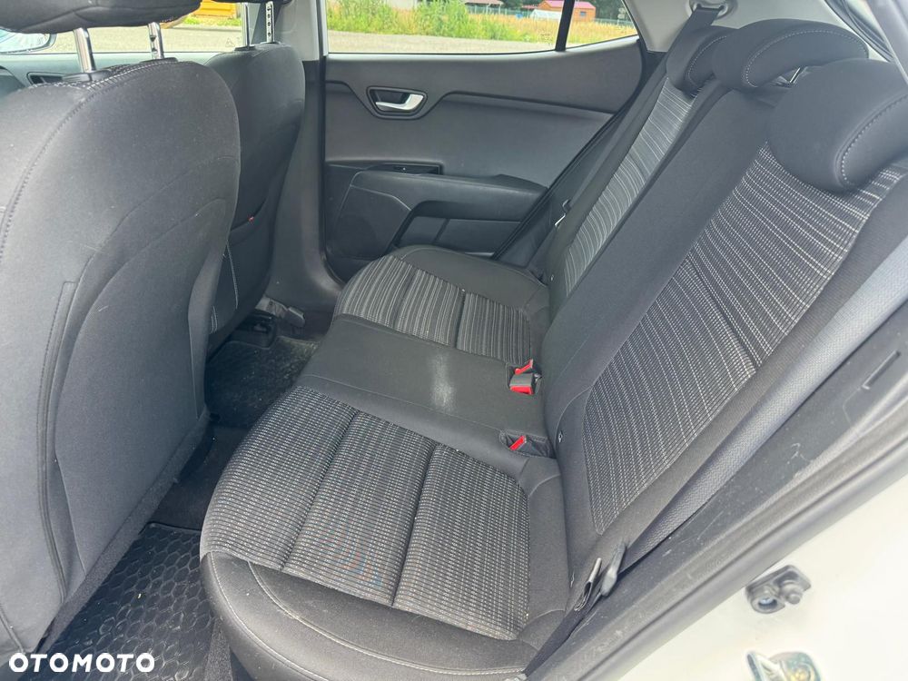 Kia Stonic 1.0 T-GDI DCT OPF Platinum Edition - 12