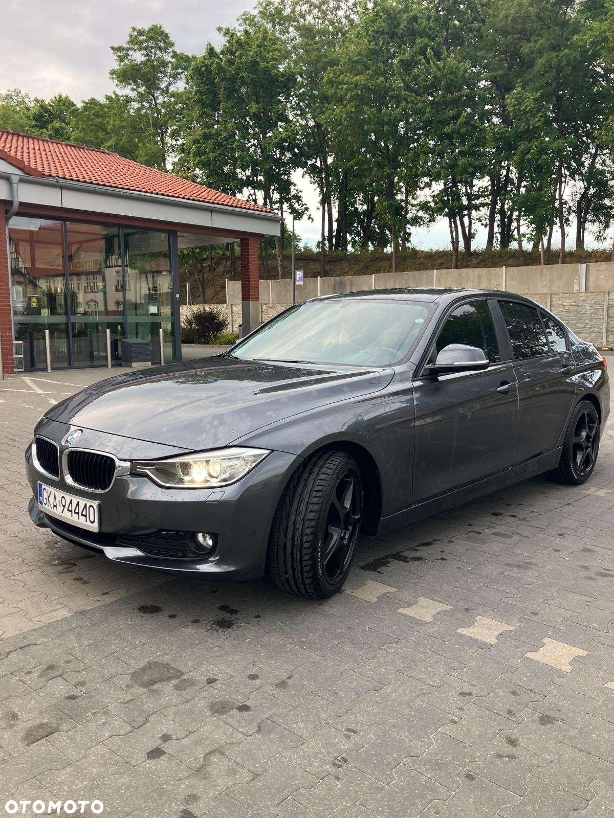 BMW Seria 3 318d - 10