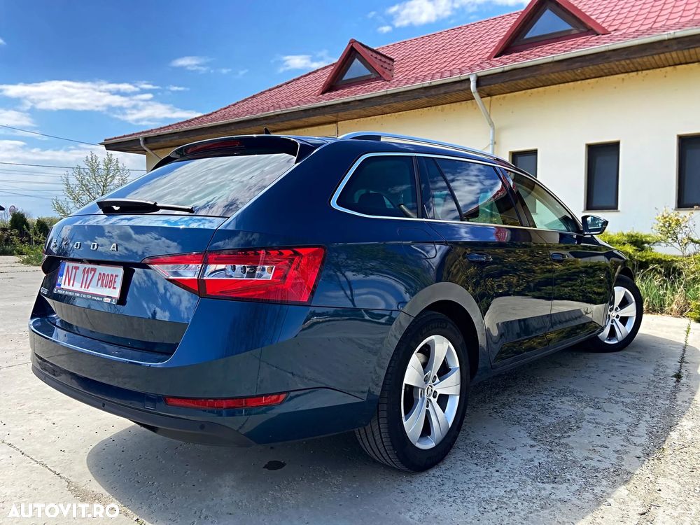 Skoda Superb 2.0 TDI DSG Premium Edition - 9