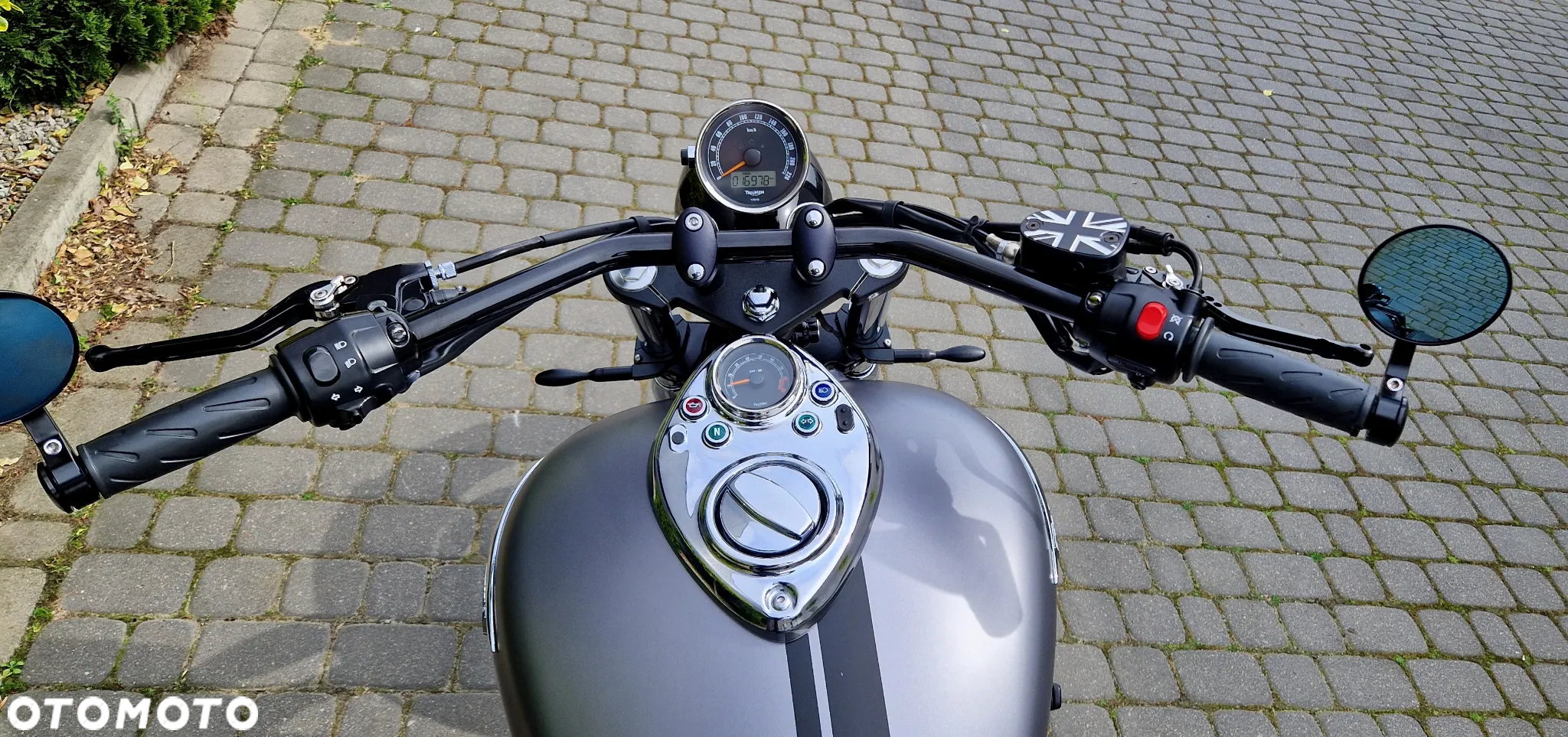 Triumph Speedmaster - 8