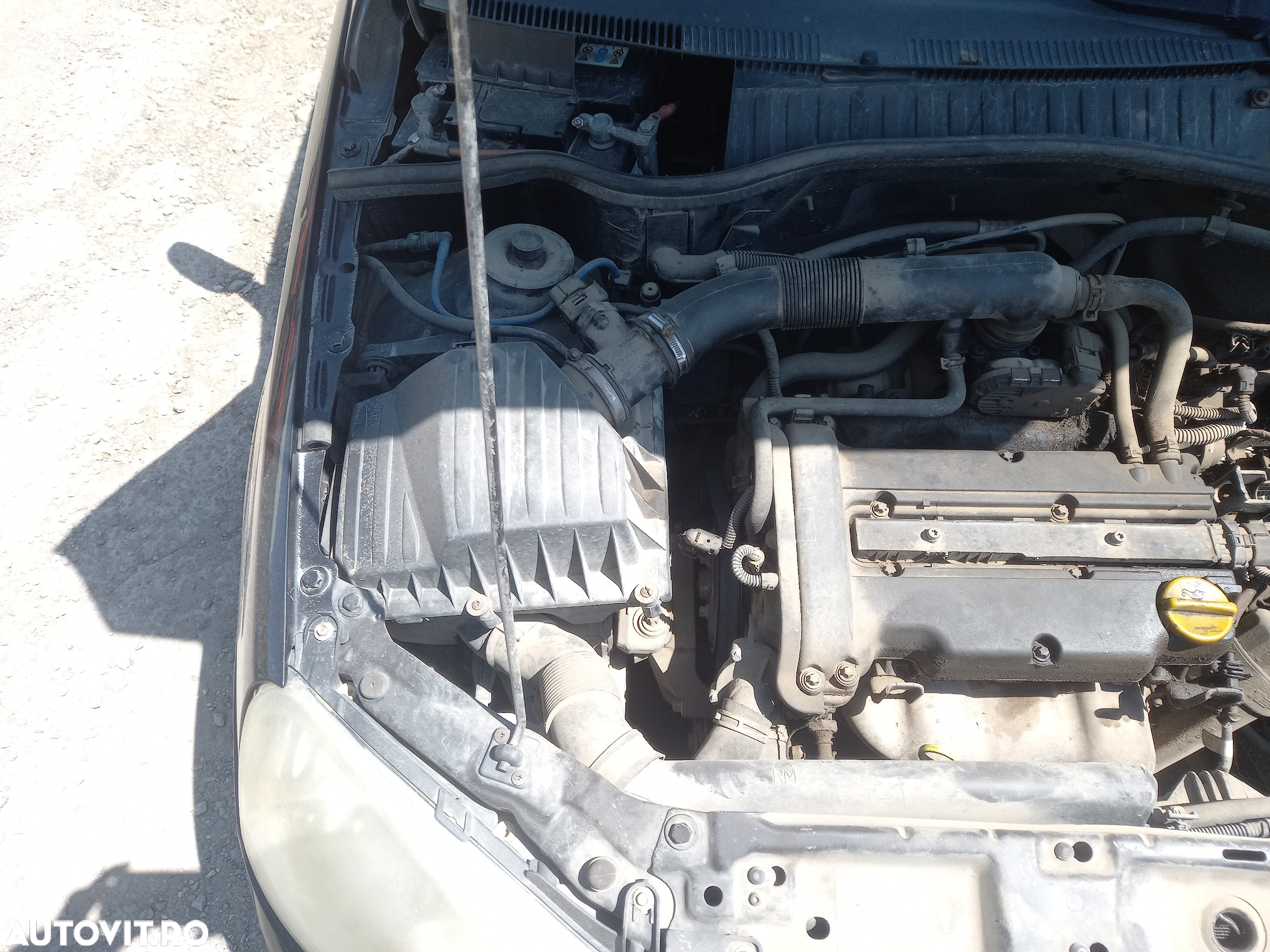 Dezmembrari  Opel CORSA C  2000  > 2009 1.2 Twinport Benzina - 6