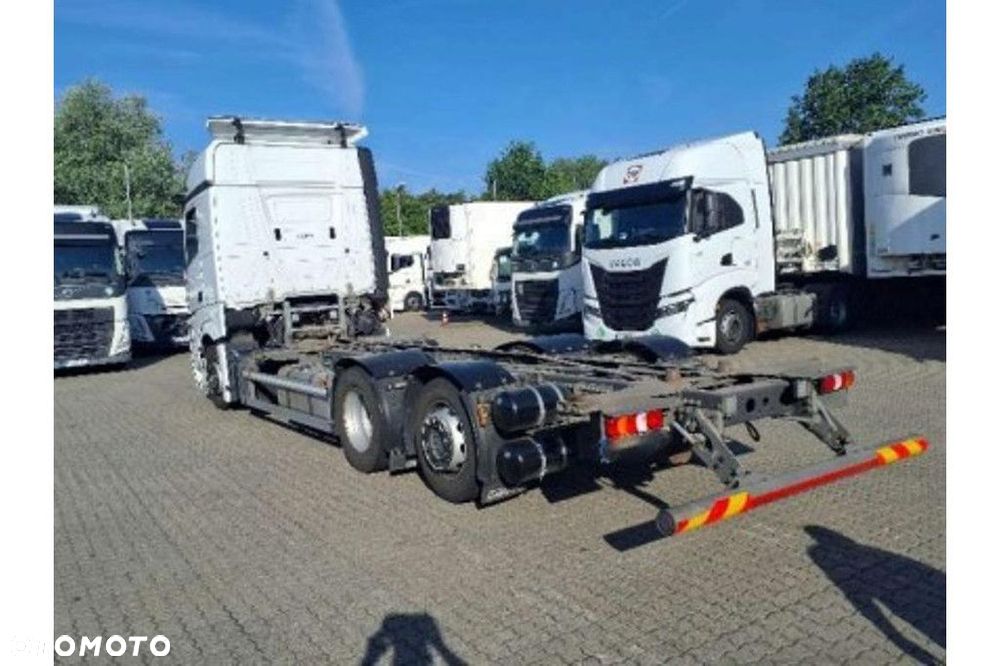 Mercedes-Benz Vehicle Rigid 6x2-2 BDF 7,82 1000 - 10