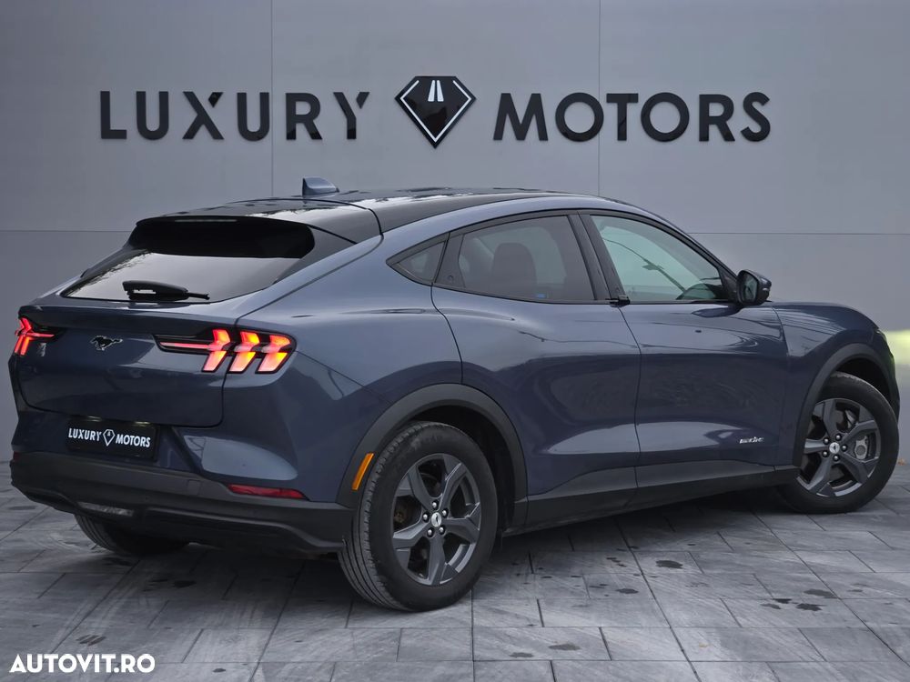 Ford Mustang Mach-E PREMIUM - 4