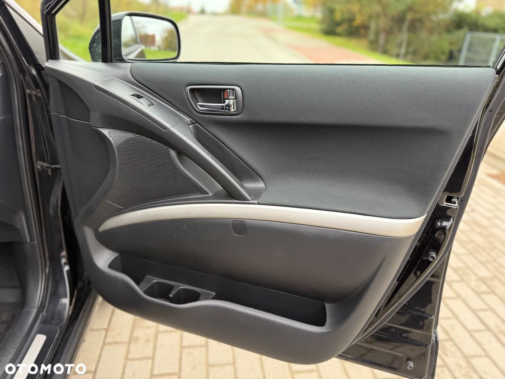 Toyota Corolla Verso 2.2 D-4D X + NAVI 7os - 21