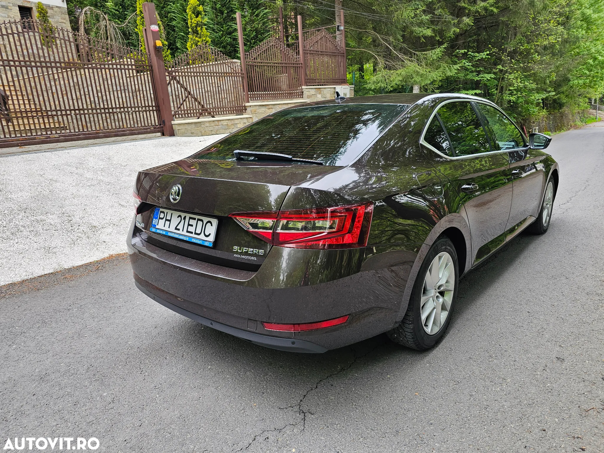 Skoda Superb 2.0 TDI DSG Ambition - 6