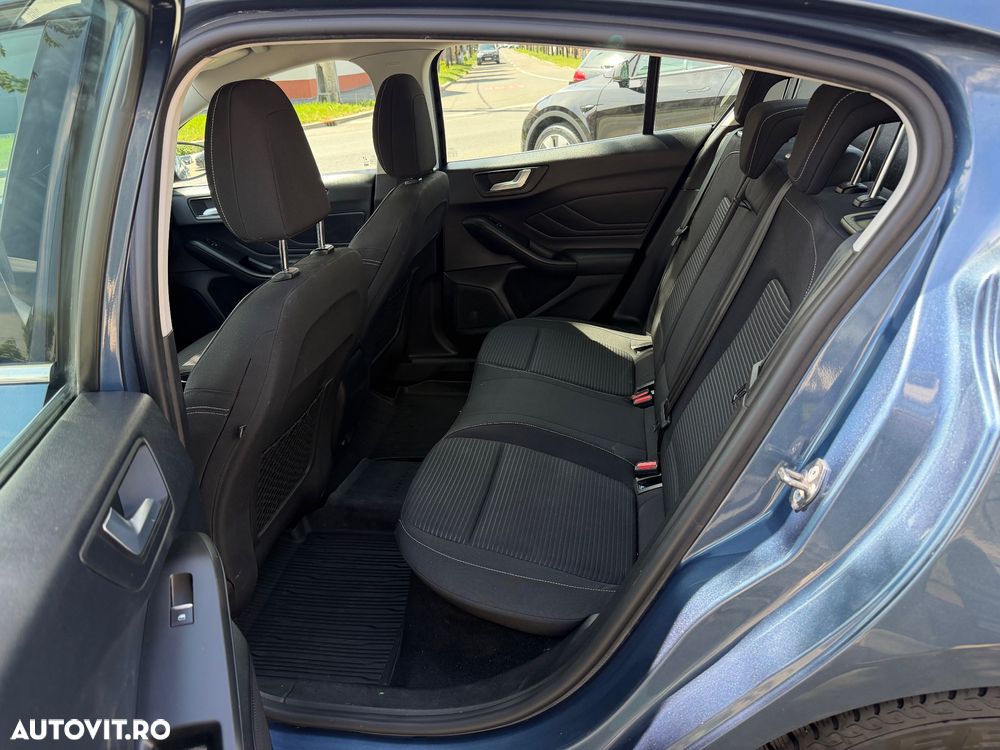 Ford Focus 1.5 TDCi Powershift Titanium - 16