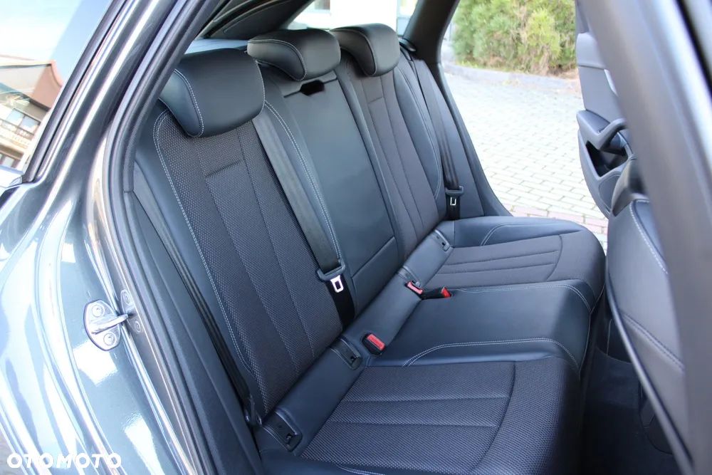 Audi A4 Avant 40 TFSI Sport - 32