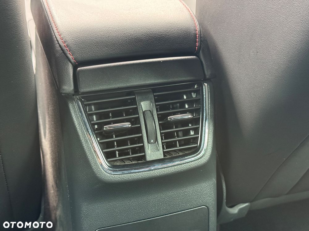 Skoda Octavia 2.0 TDI DSG RS - 20