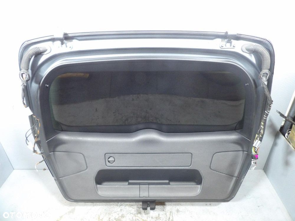 AUDI A3 8V HATCHBACK TYLNA KLAPA  LX7R - 2
