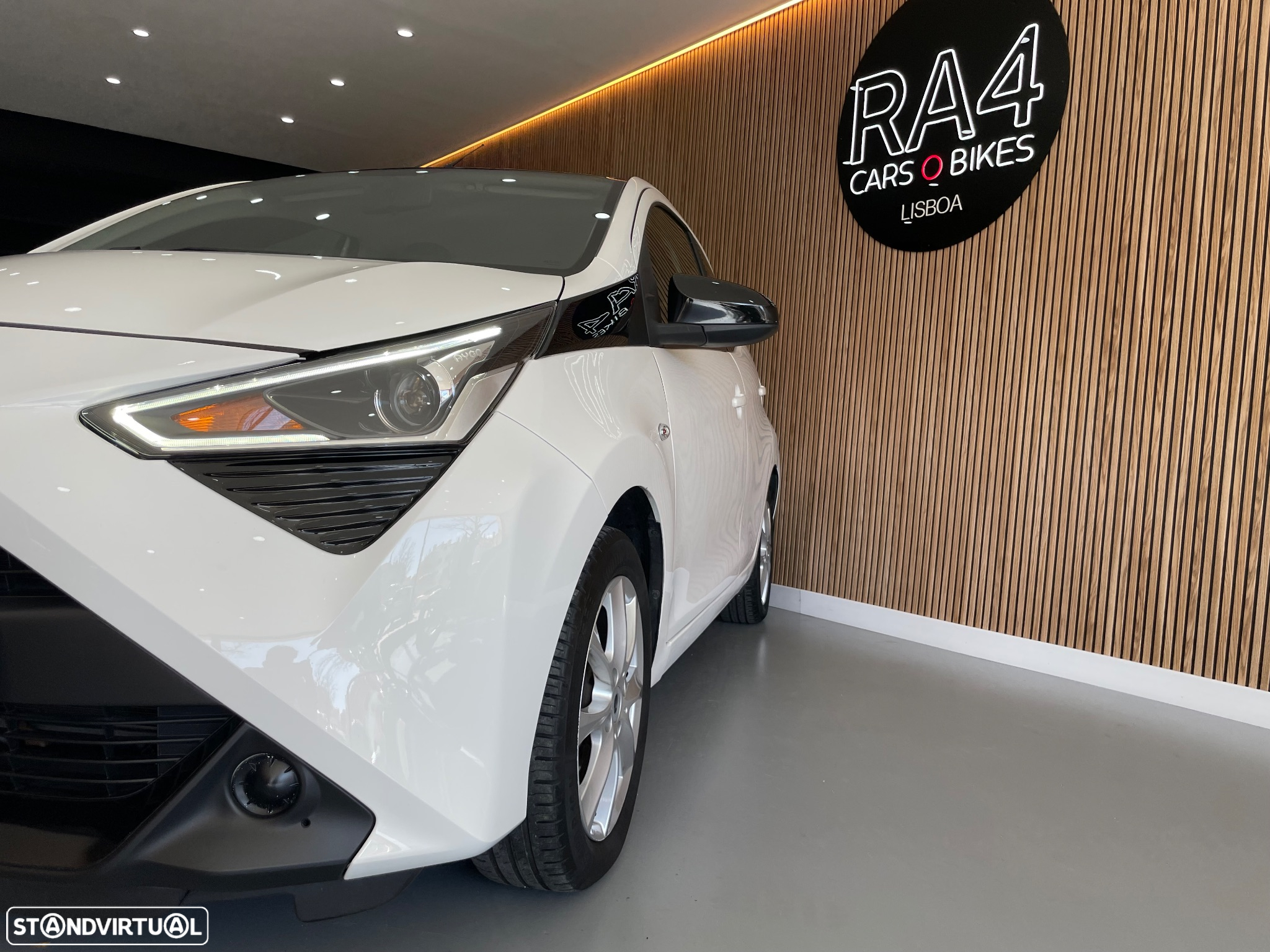 Toyota Aygo 1.0 X-Play Plus MM - 9