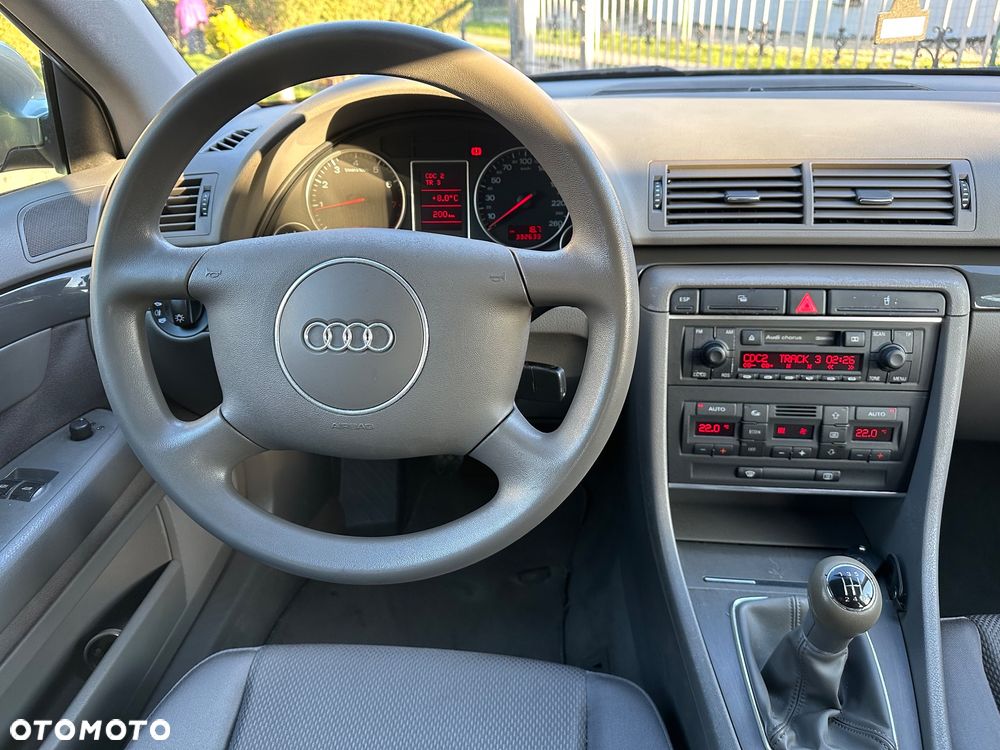 Audi A4 Limousine - 7