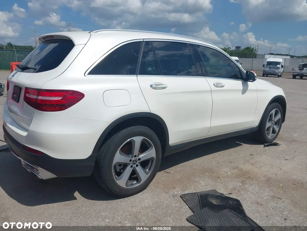 Mercedes-Benz GLC - 10