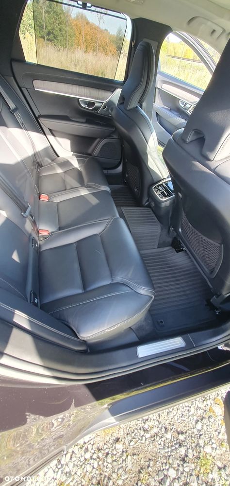 Volvo V90 Cross Country - 19