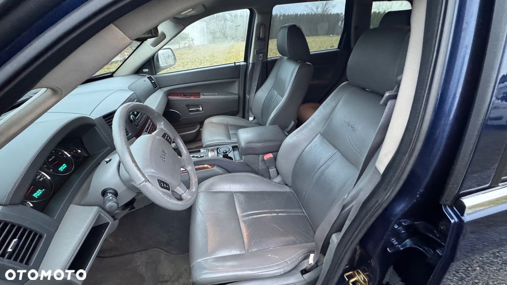 Jeep Grand Cherokee - 15