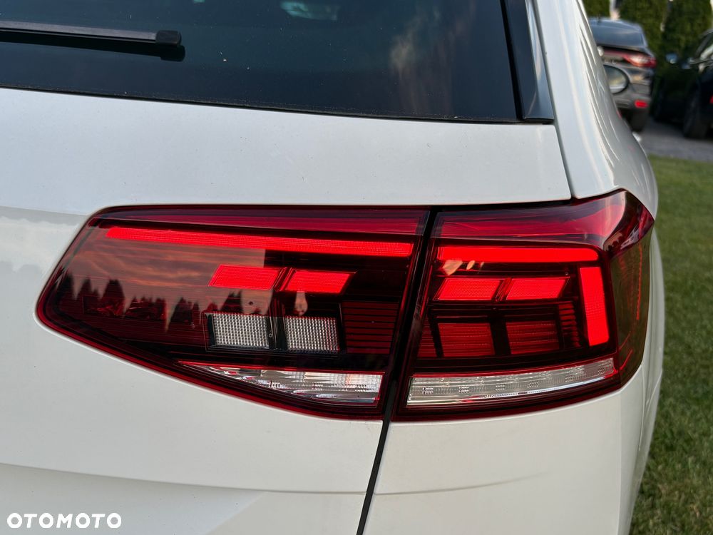 Volkswagen Passat Variant 2.0 TDI EVO Elegance DSG - 19
