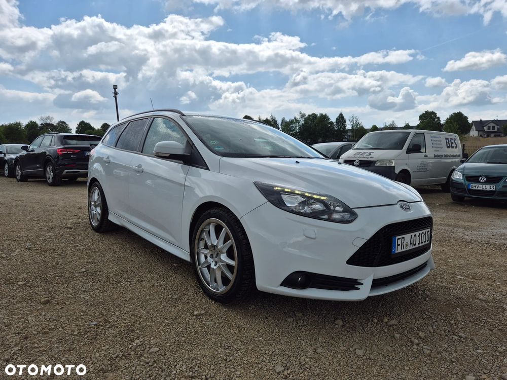 Ford Focus 2.0 EcoBoost ST mit Leder-Sport-Paket - 2