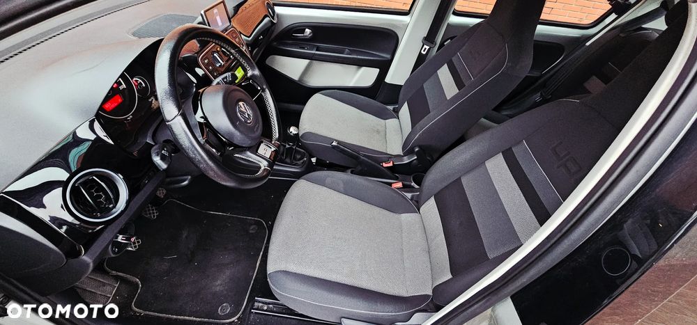 Volkswagen up! club - 18