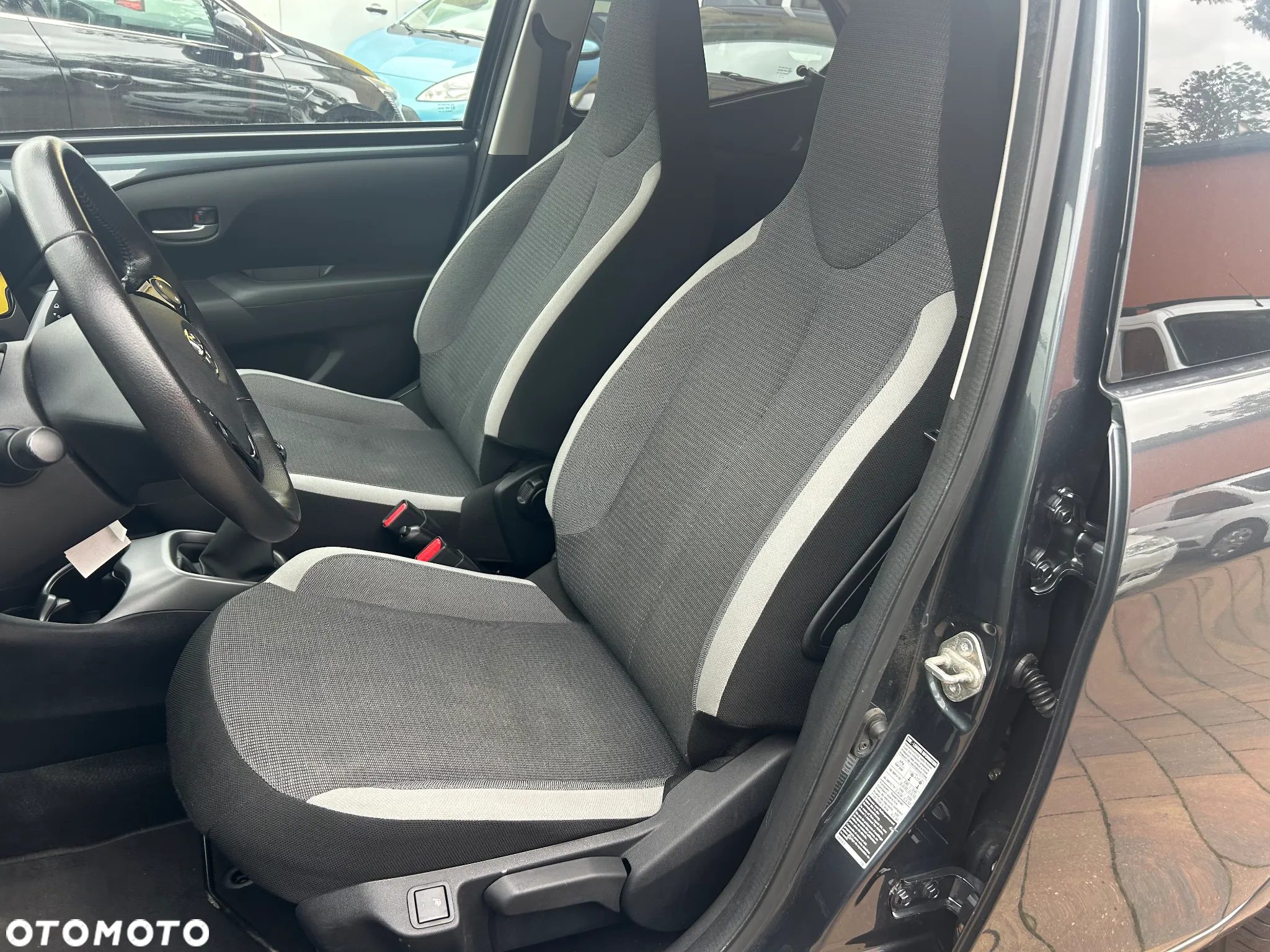 Toyota Aygo 1.0 VVT-i JBL Edition - 16