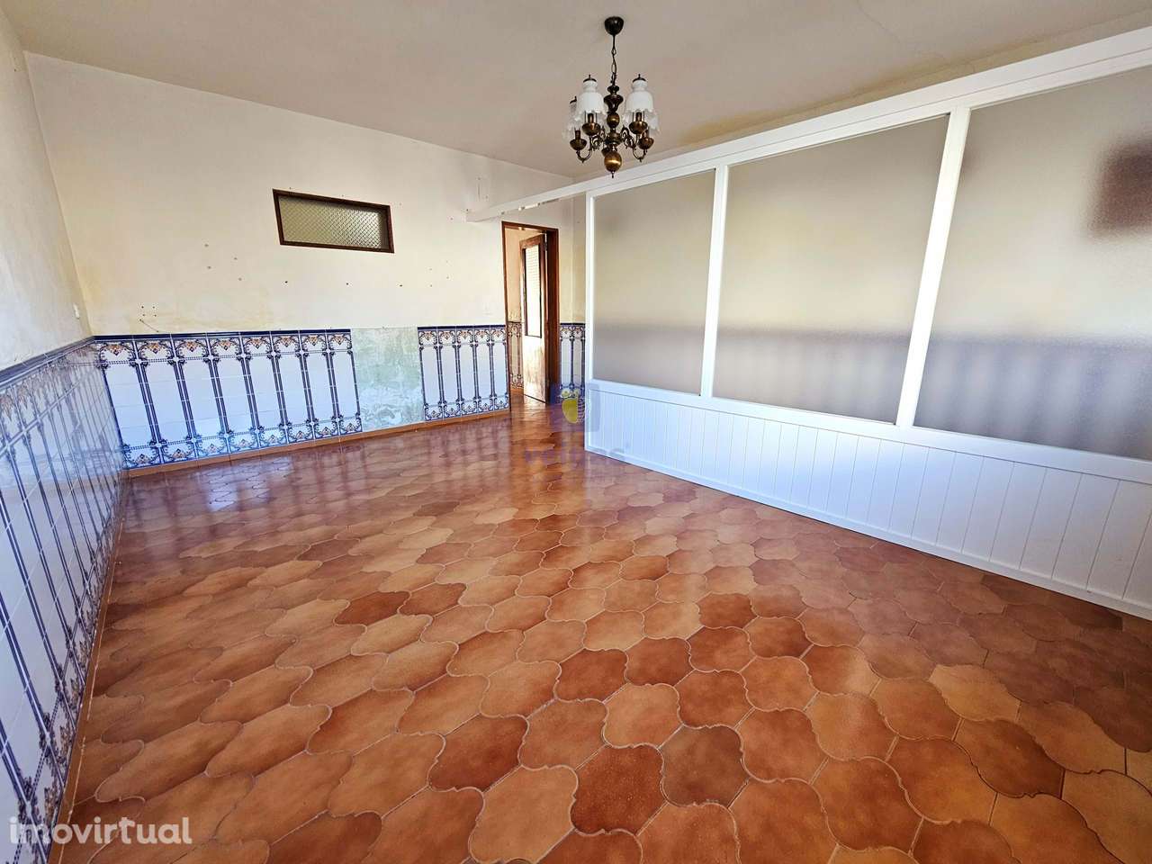 Moradia com Terreno, Anexos e Garagem no Centro da Amoreira/Óbidos - Grande imagem: 5/60