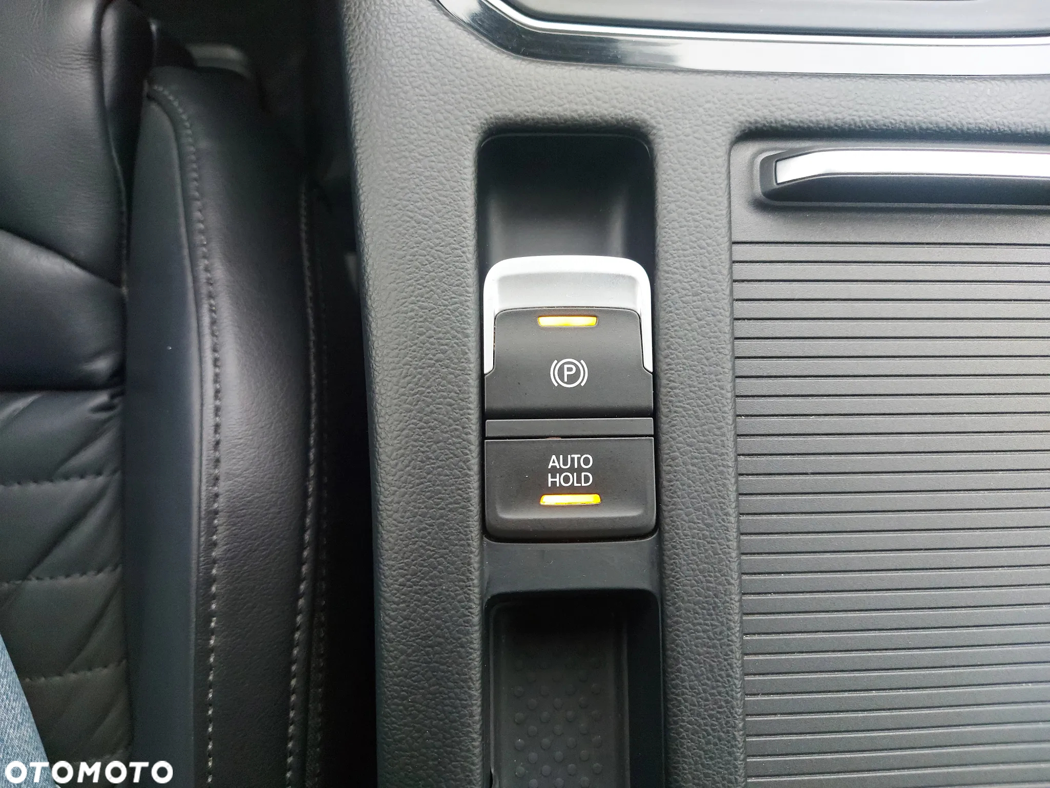 Volkswagen Passat 2.0 TDI 4Mot Elegance DSG - 23