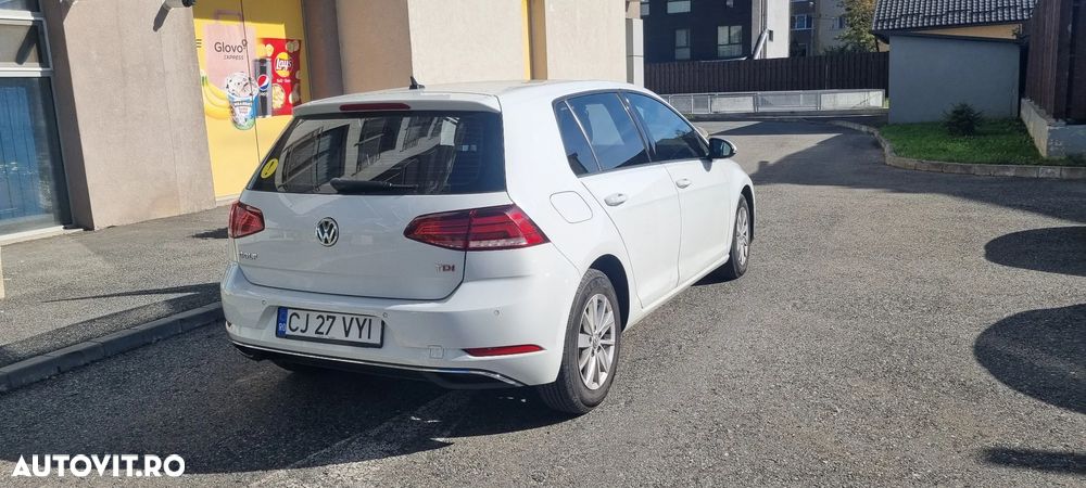 Volkswagen Golf - 1