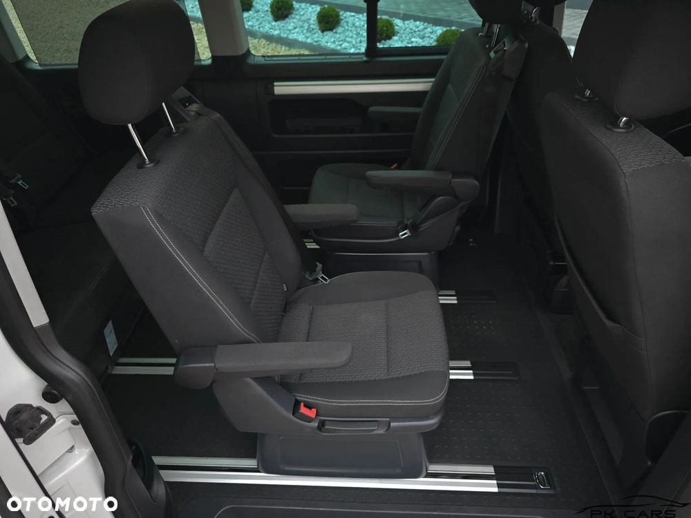 Volkswagen Multivan - 24