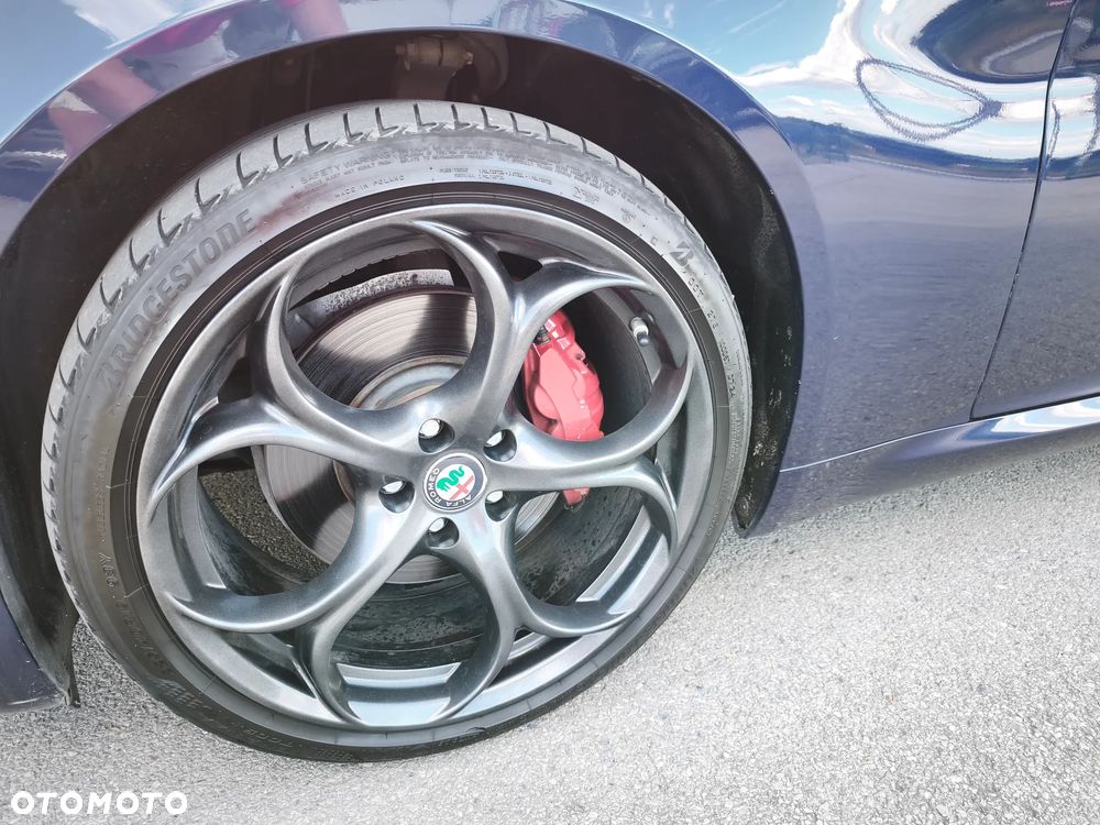 Alfa Romeo Giulia 2.0 Turbo 16V AT8-Q4 Veloce Ti - 16