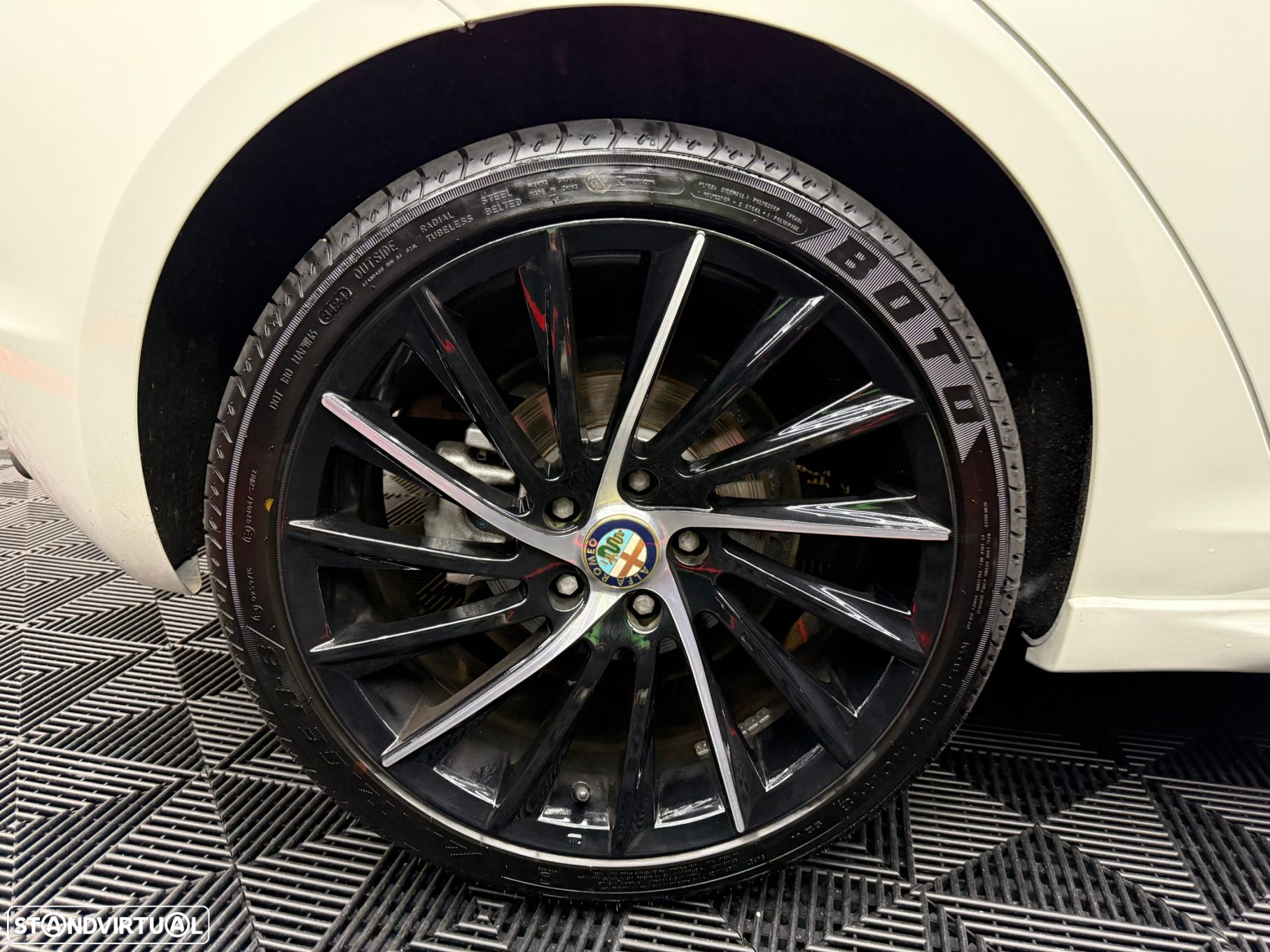 Alfa Romeo Giulietta 2.0 JTDm Distinctive - 20