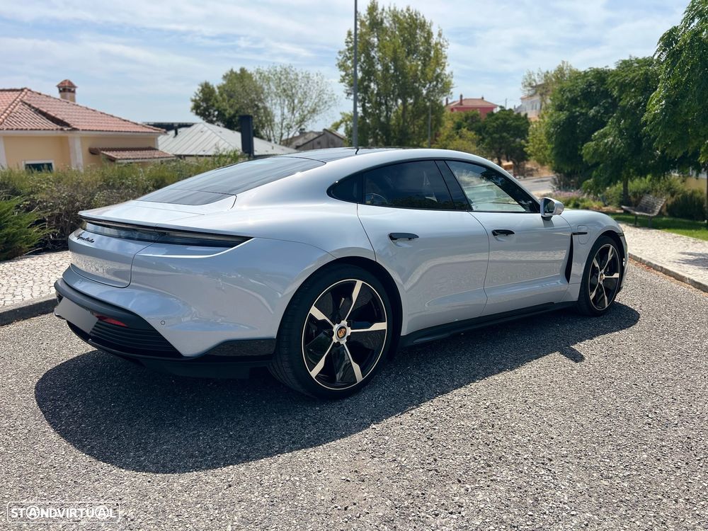 Porsche Taycan Turbo - 13