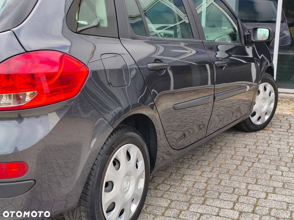 Renault Clio - 9