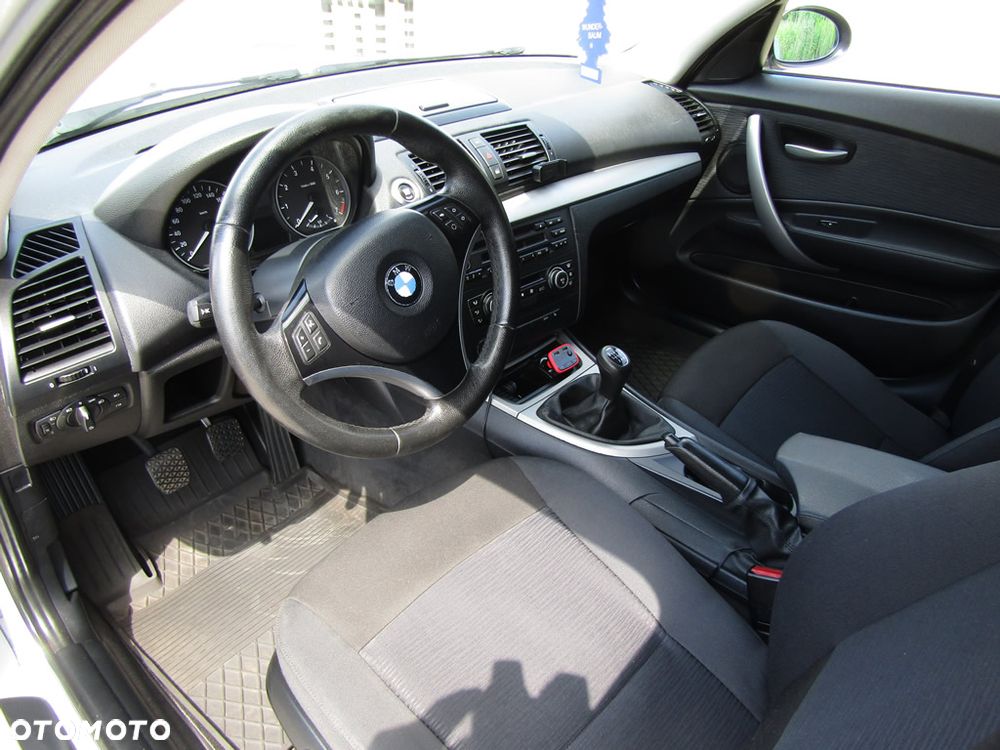 BMW Seria 1 118i - 17