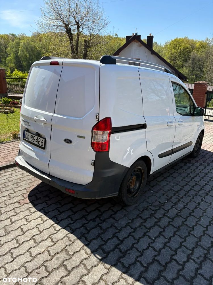 Ford Transit Courier - 4