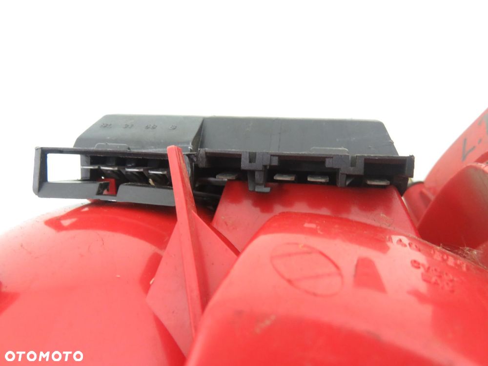 LAMPA LEWA TYLNA AUDI 80 B4 SEDAN 8A0945095E - 9