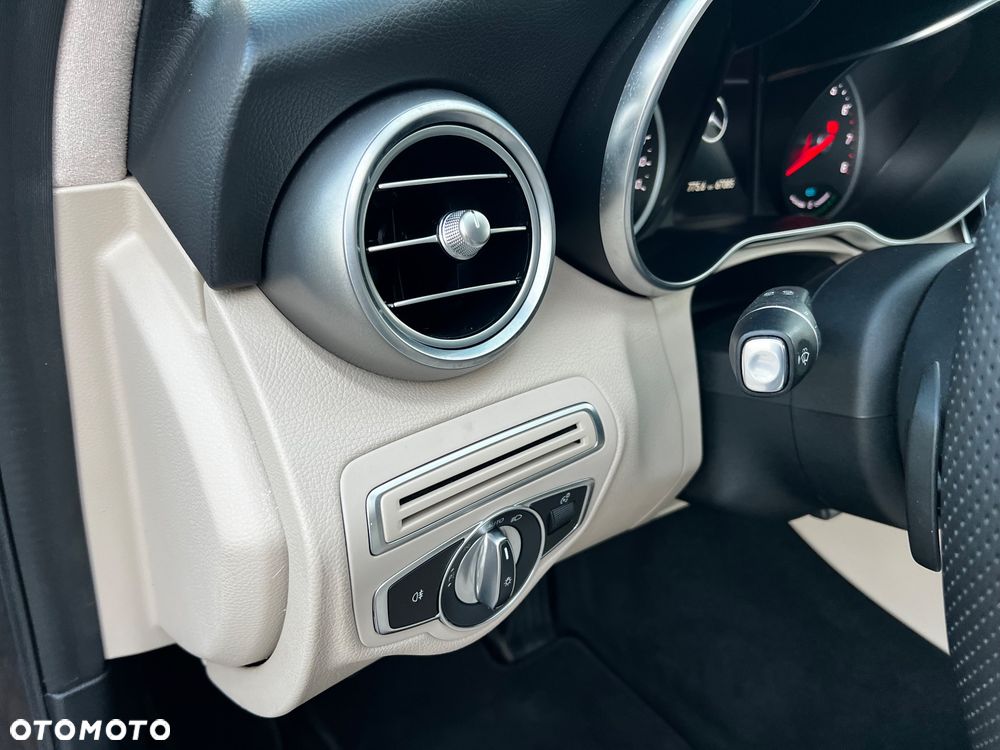 Mercedes-Benz Klasa C 200 4MATIC 9G-TRONIC - 19