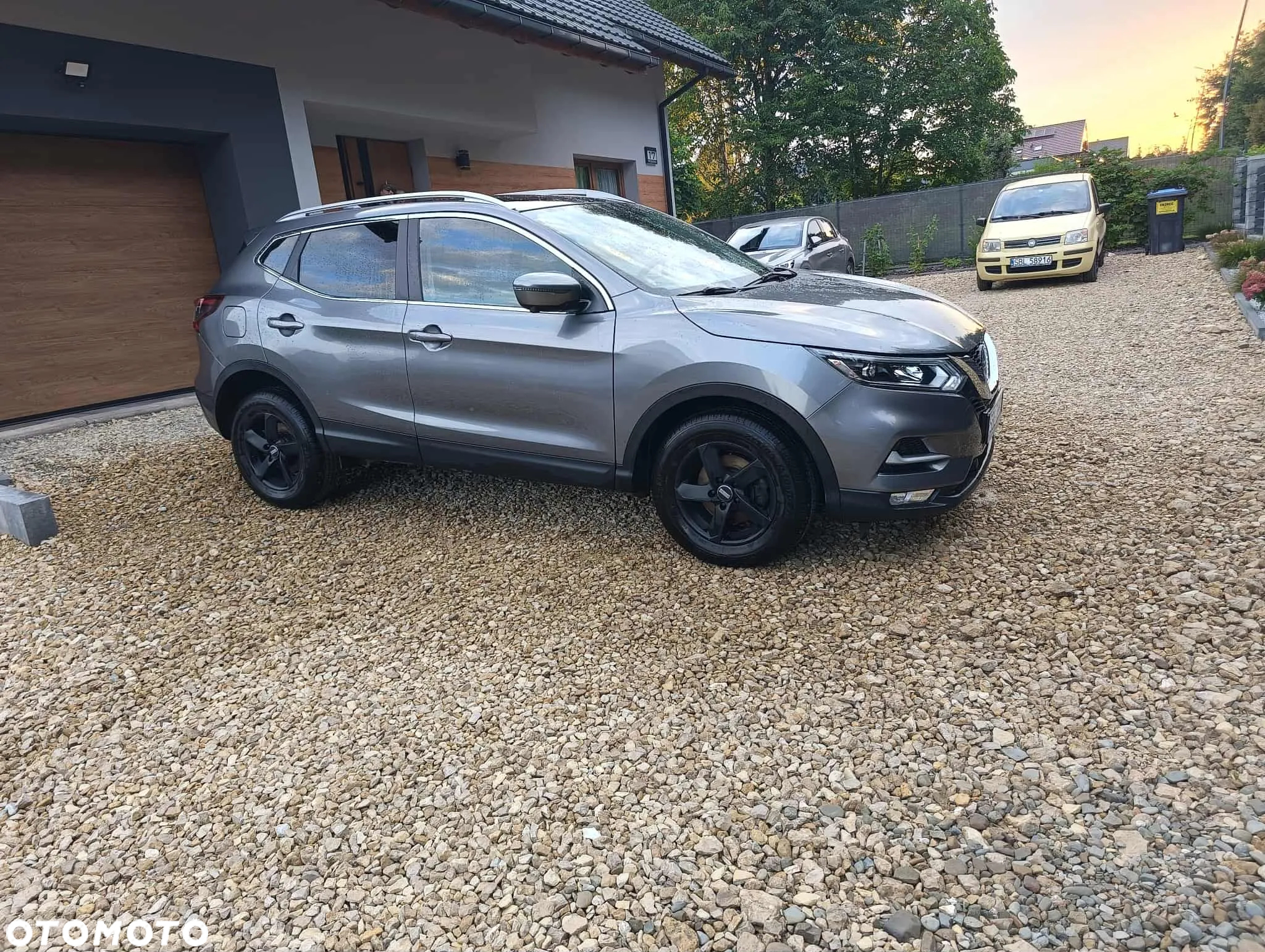 Nissan Qashqai 1.3 DIG-T N-Connecta DCT - 2