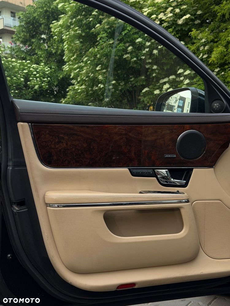 Jaguar XJ 3.0 D V6 Portfolio - 15