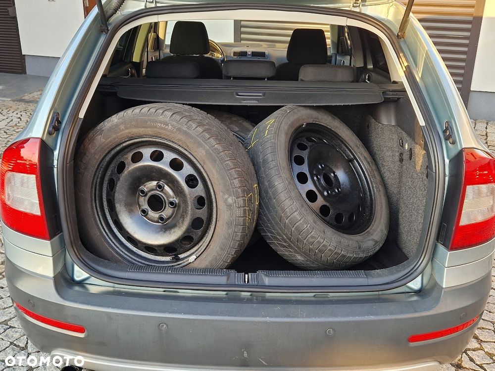 Skoda Octavia 1.8 TSI 4x4 Scout - 33