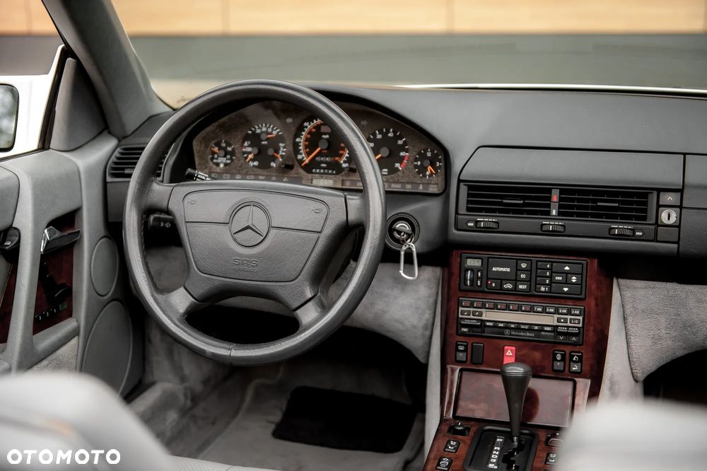 Mercedes-Benz SL - 13