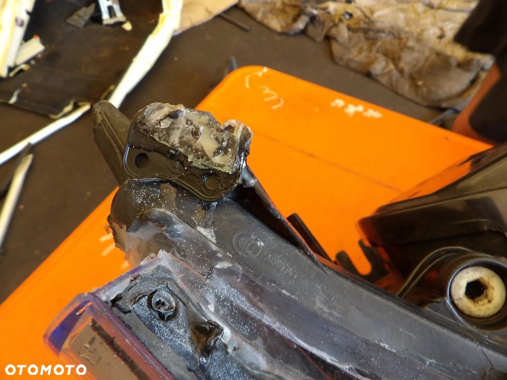 BMW - E60 - LIFT - XENON - SKRĘTNA - PRAWA LAMPA PRZEDNIA - EUROPA - 7044672 - 11