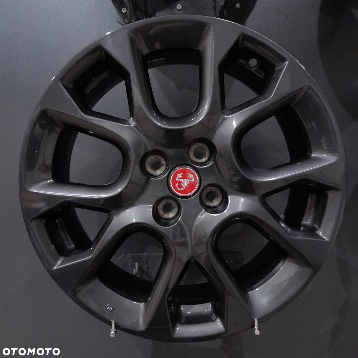Felgi 17 4x98 Fiat 500 Abarth OE F11581-13 - 4