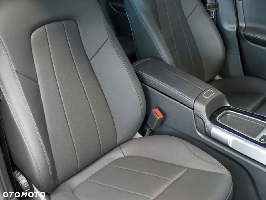 Mercedes-Benz GLB - 5