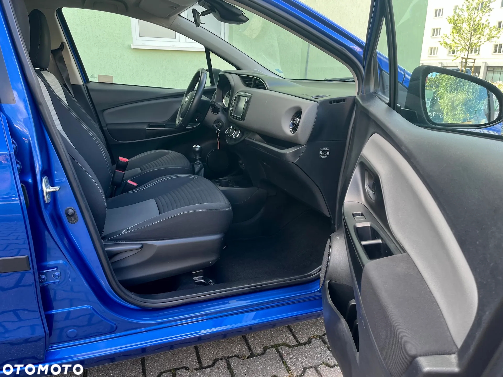 Toyota Yaris 1.5 Premium - 4