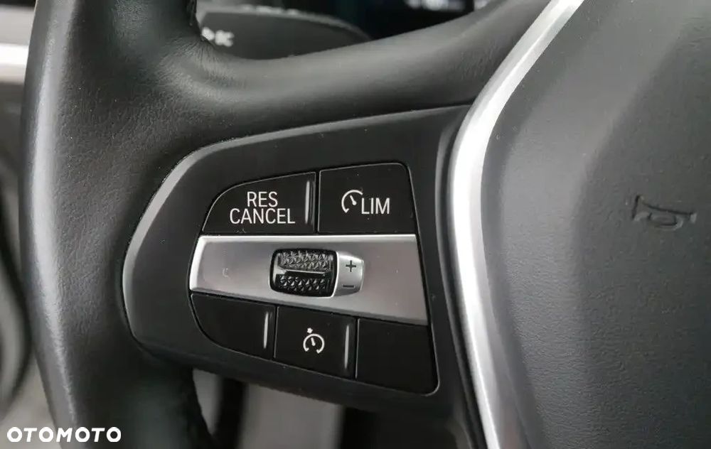 BMW X3 xDrive20i Advantage - 30