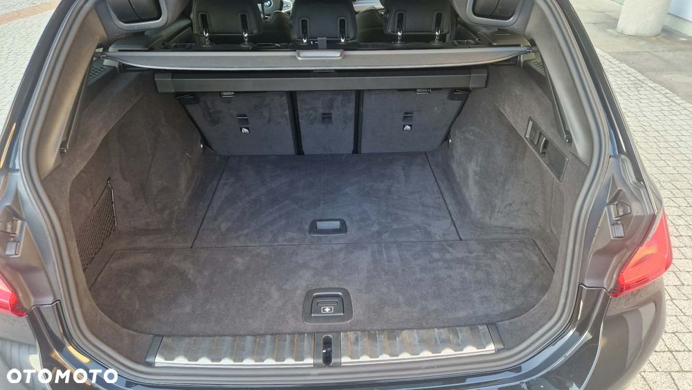BMW Seria 3 318i M Sport Edition - 26